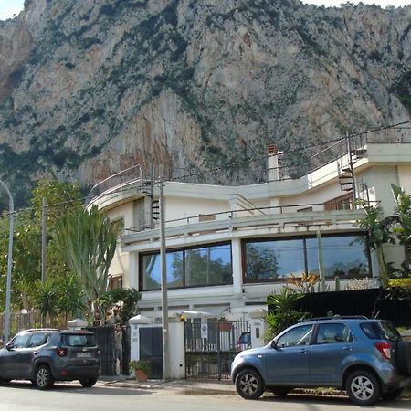 Residenza Don Camillo Villa มอนเดลโล ภายนอก รูปภาพ